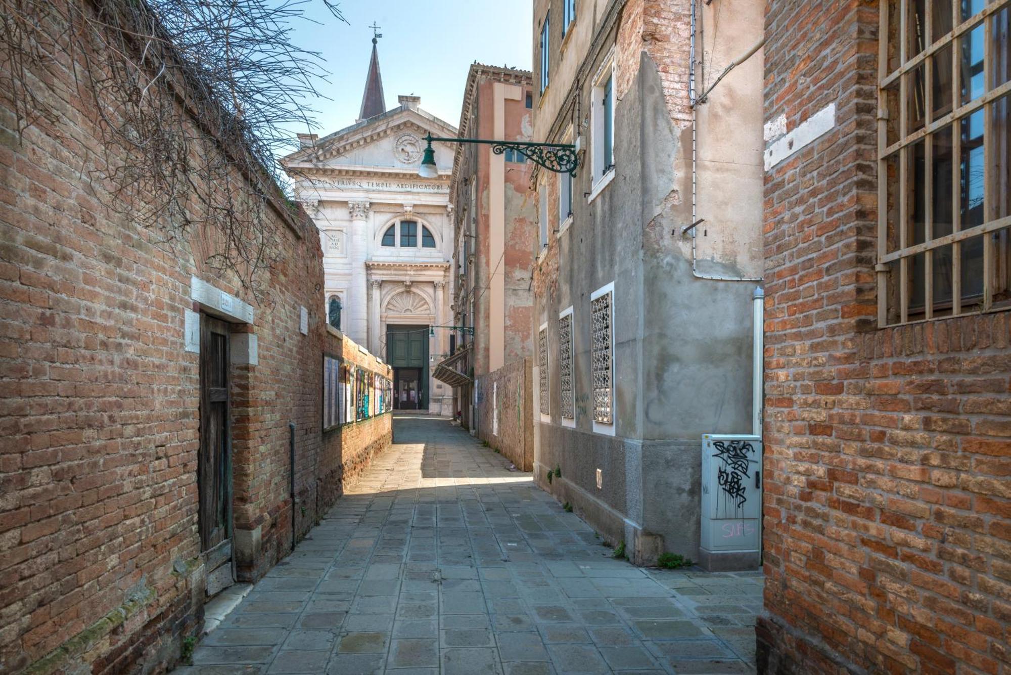 Vigna Tiny In Appartement
