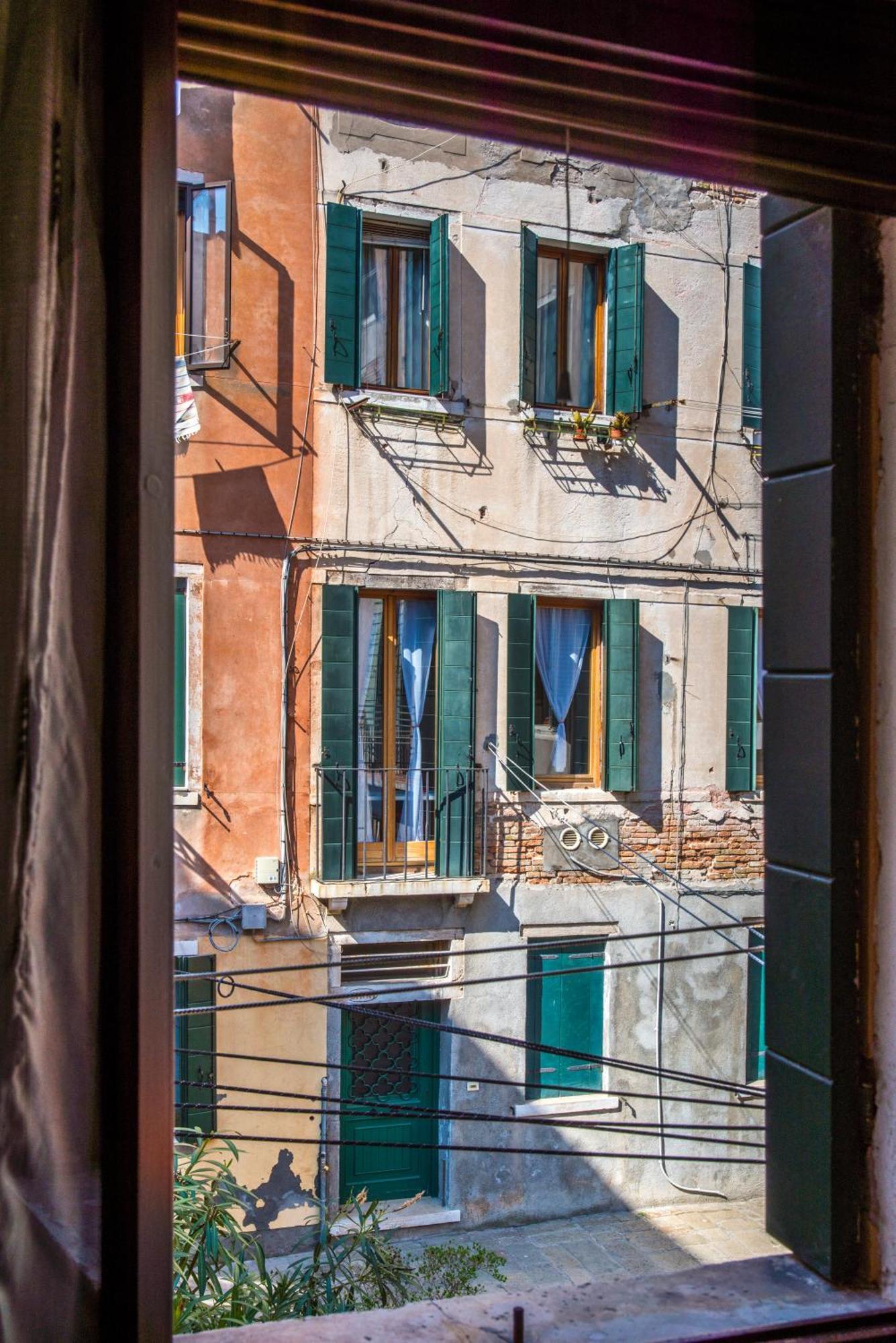 Vigna Tiny In Venise