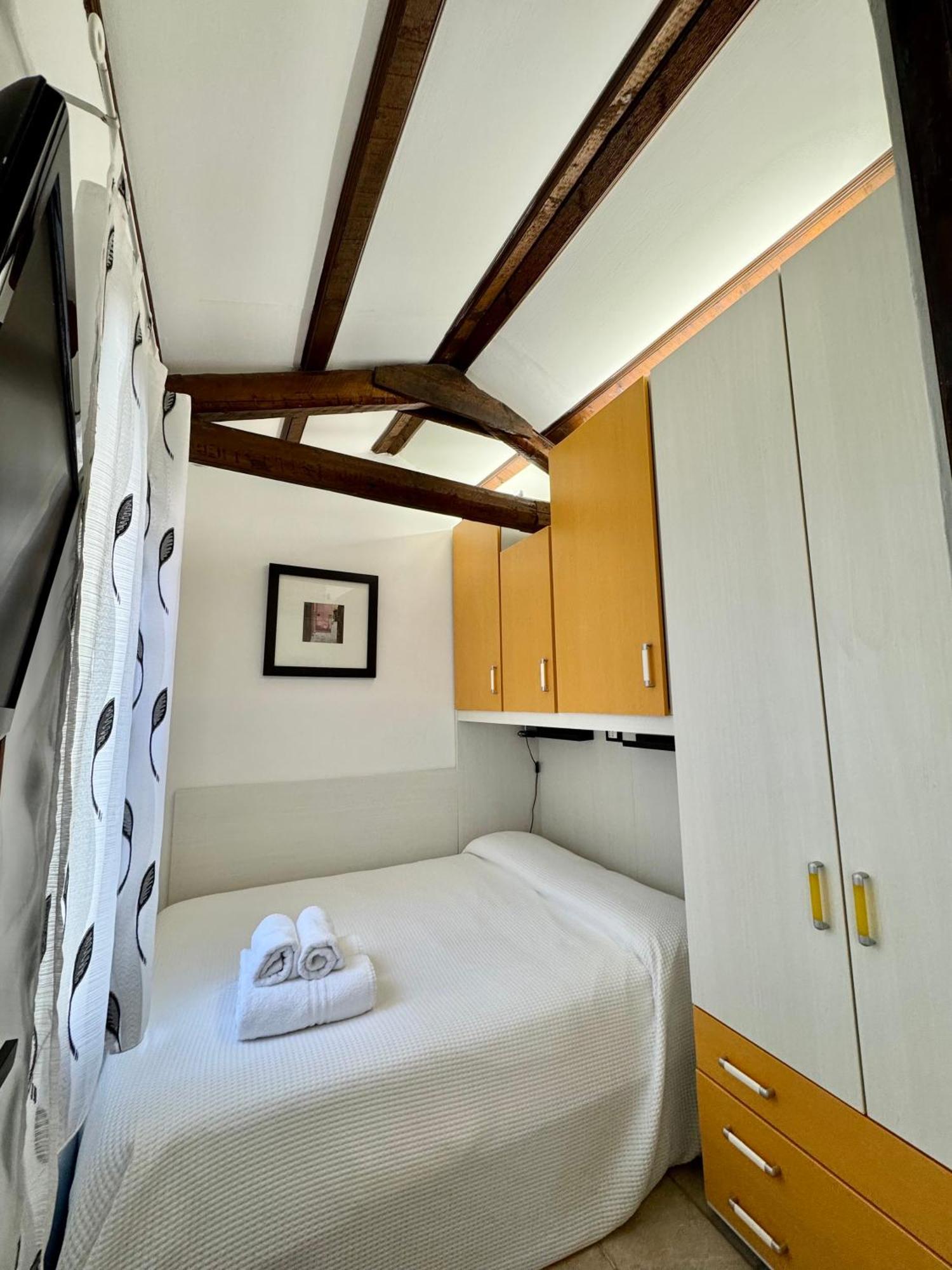 Vigna Tiny In Appartement
